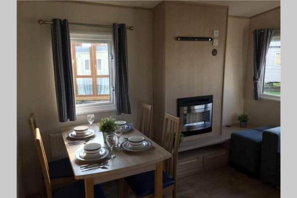 8 Berth Caravan At Parkdean Camber Sands 외부 사진